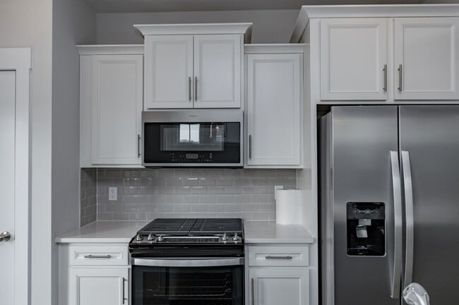 Building Photo - Monte Vista Townhomes