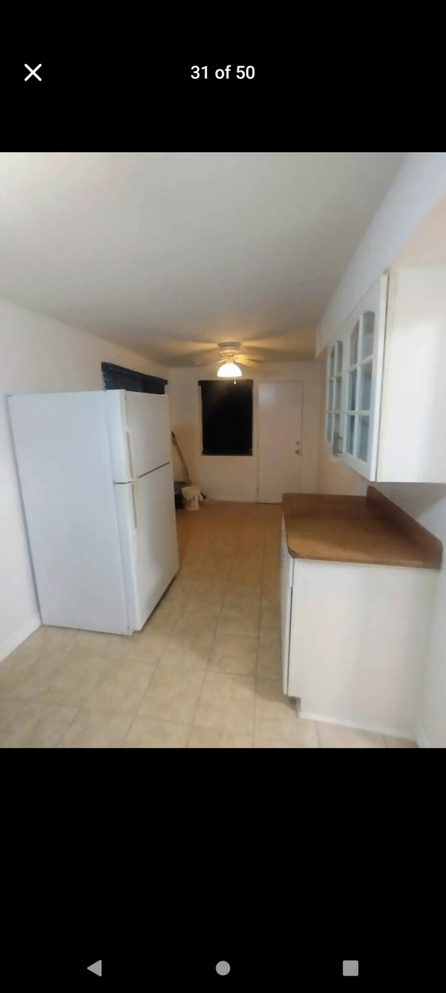 Building Photo - 635 N Nova Rd