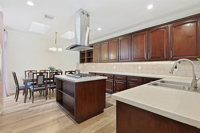 Building Photo - 1527 Orchard Park Dr