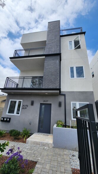 Building Photo - 2637 S Cochran Ave