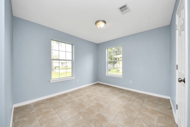 Building Photo - 3511 Palm Ave