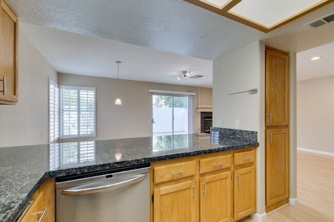 Building Photo - Beautiful Summerlin Home – 3 Bed, 2.5 Bath...