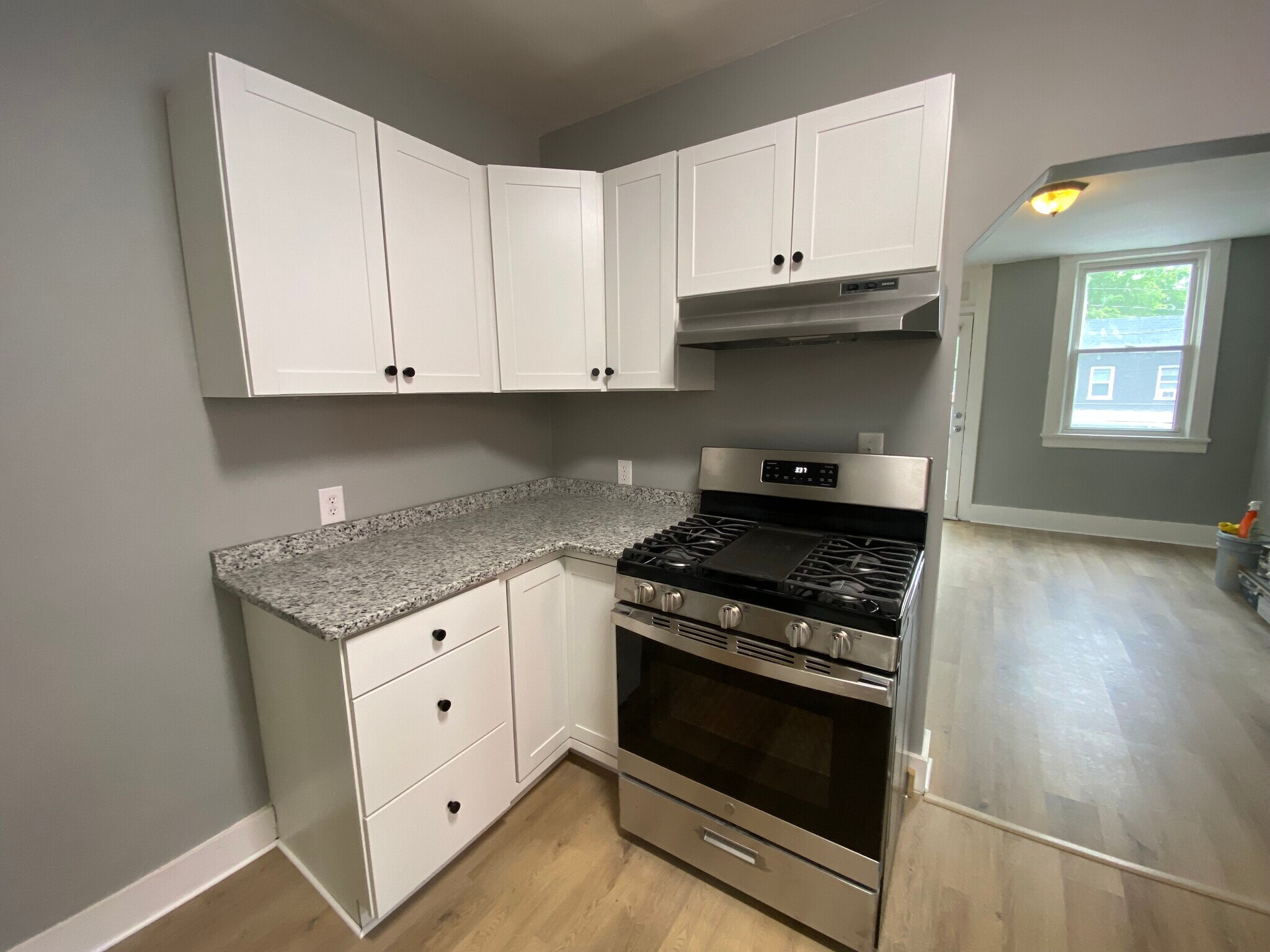 Building Photo - 619 N 32nd St