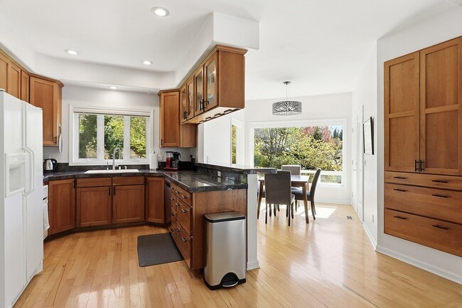 Building Photo - 172 Palos Verdes
