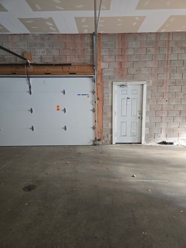 Building Photo - 2358 W School St