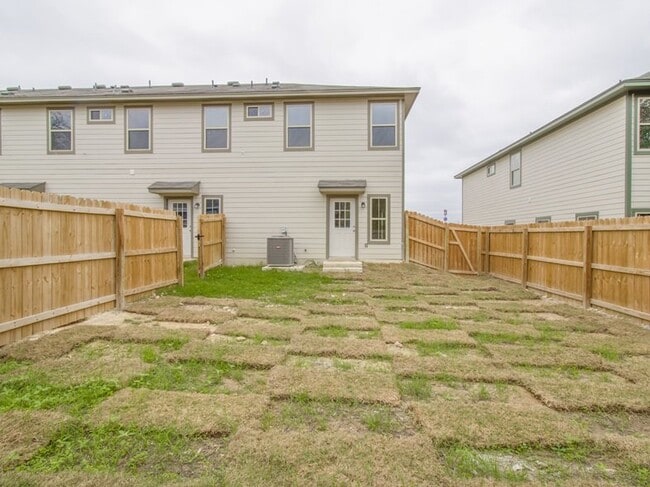 Building Photo - 7507 Savannah Brooks