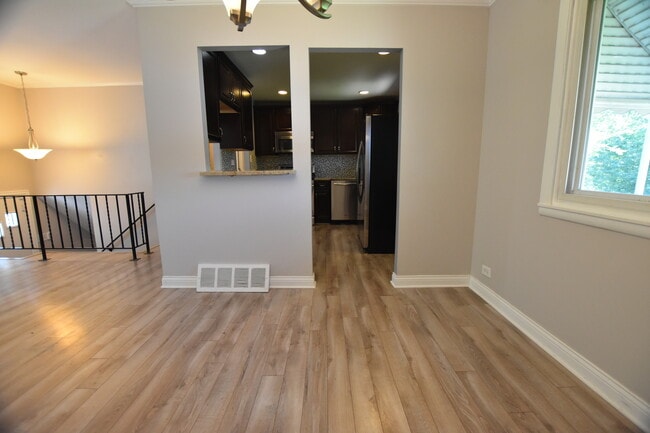 Building Photo - 7852 Sprucewood Ave
