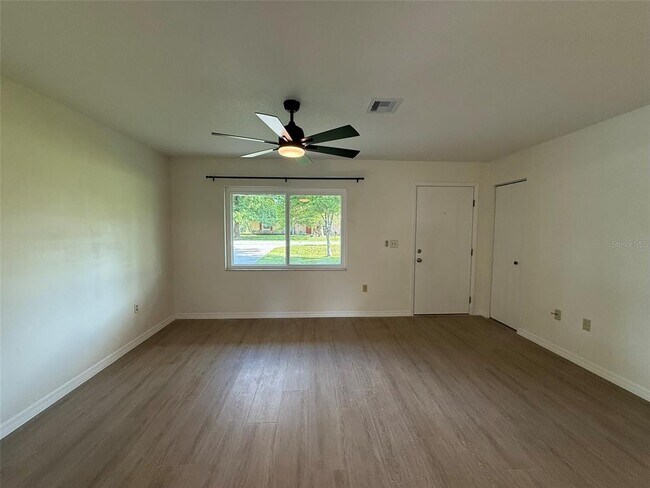 Building Photo - 2101 NE 55th St