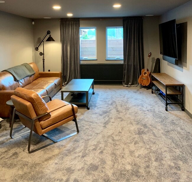 Building Photo - 334 Pine Glade Rd