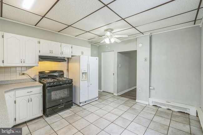 Building Photo - 4658 Mansion St