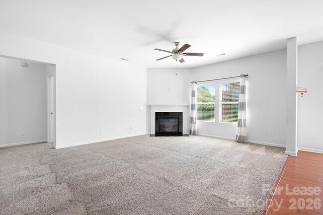Building Photo - 2059 Blue Iris Dr