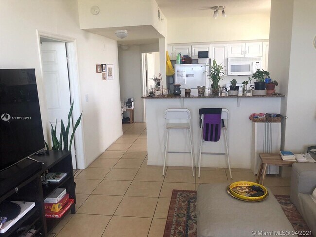 Building Photo - 215 SW 42nd Ave