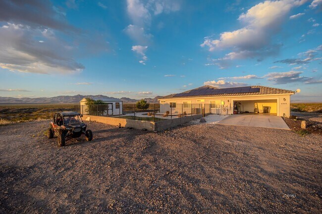 Building Photo - 2985 Bentley Dr