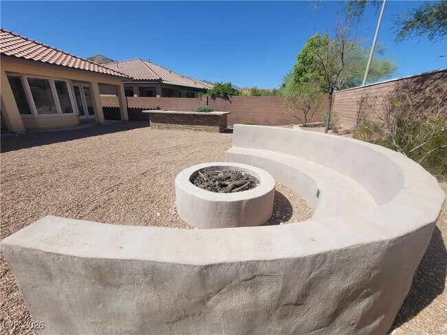 Building Photo - 9338 Wilderness Glen Ave