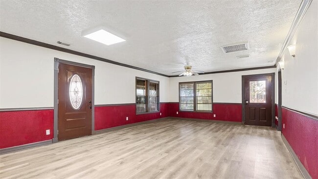 Building Photo - 7425 Gonzales St