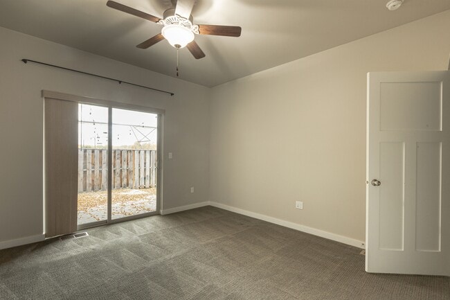 Building Photo - 16 Naomi Rose Ln