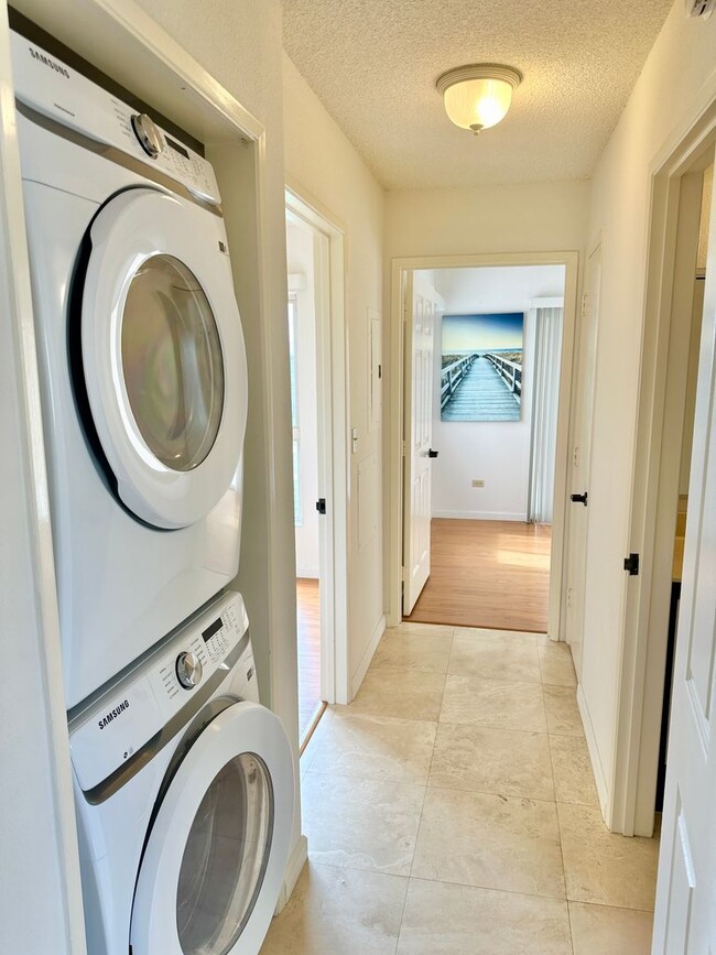 Building Photo - Golf course and Ocean Views  from this 3 bedroom 2 bath condo!