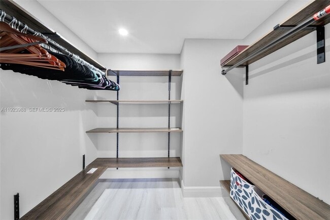 Building Photo - 707 NE 27th Ave