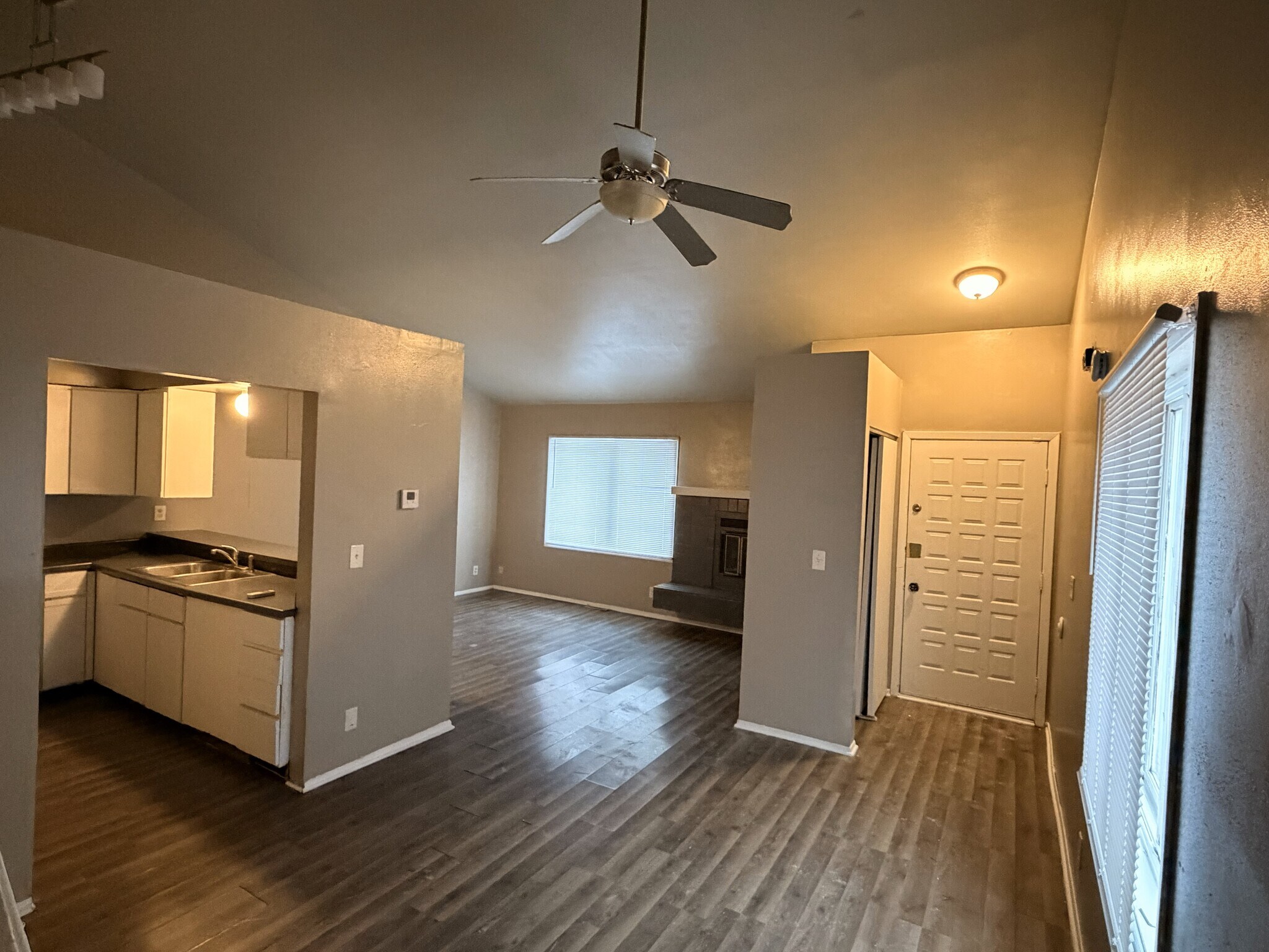 Building Photo - 7918 N Granville Rd