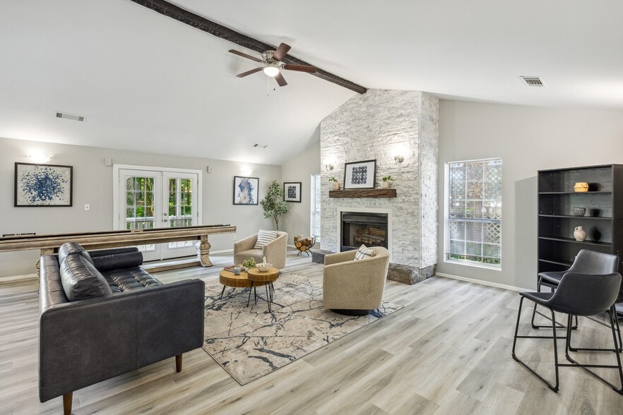 Building Photo - Lakeside Townhomes