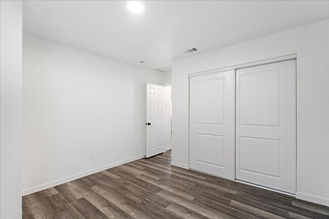 Building Photo - 3221 San Jose Way