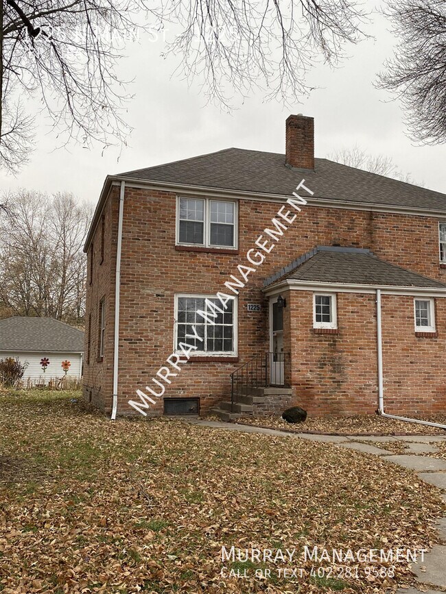 Building Photo - 1225 N Main St
