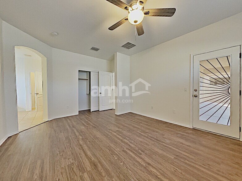 Building Photo - 6661 E Gehrig Ln