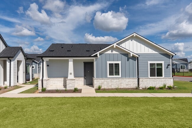 Building Photo - Avilla Rio Oaks