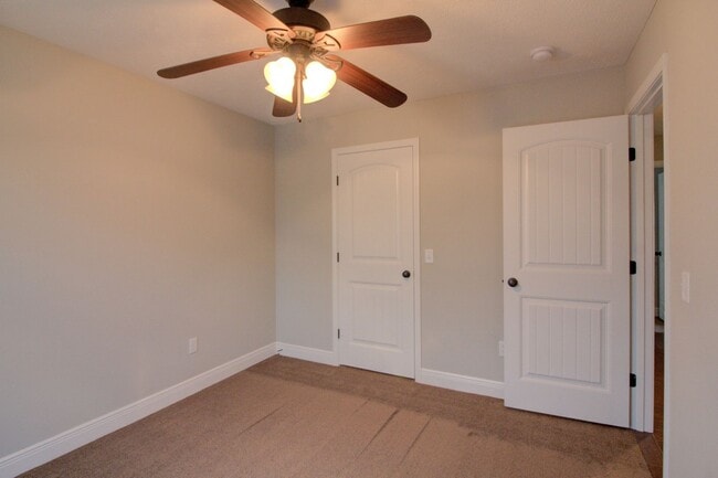 Building Photo - 4 Bedroom Home w/ 3-Car Garage