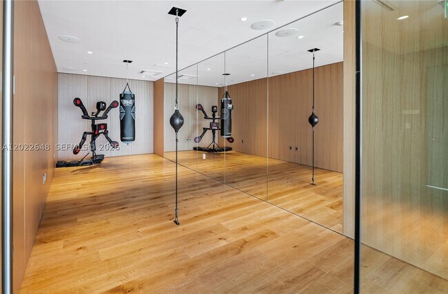 Building Photo - 300 S Biscayne Blvd