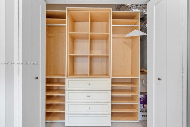Building Photo - 2115 NE 37th Dr