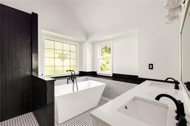 Building Photo - 3784 Market Crescent