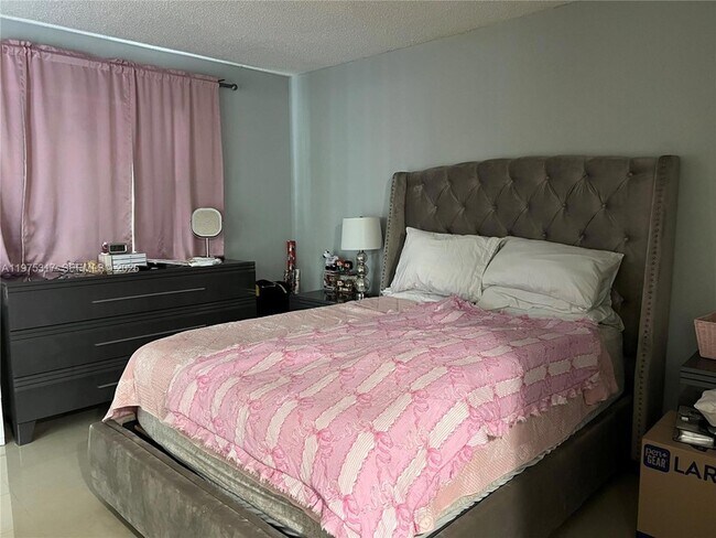 Building Photo - 8580 SW 212th St