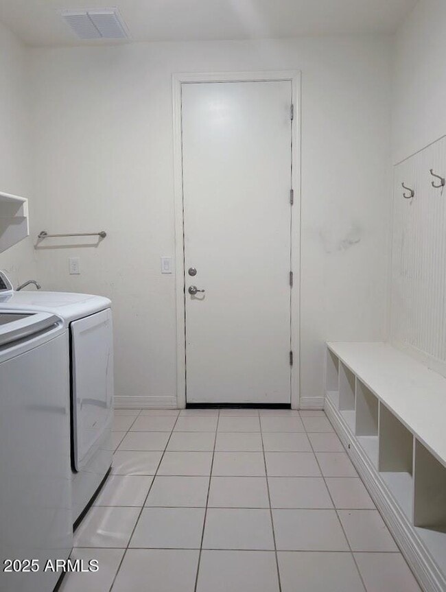 Building Photo - 9799 W Cashman Dr