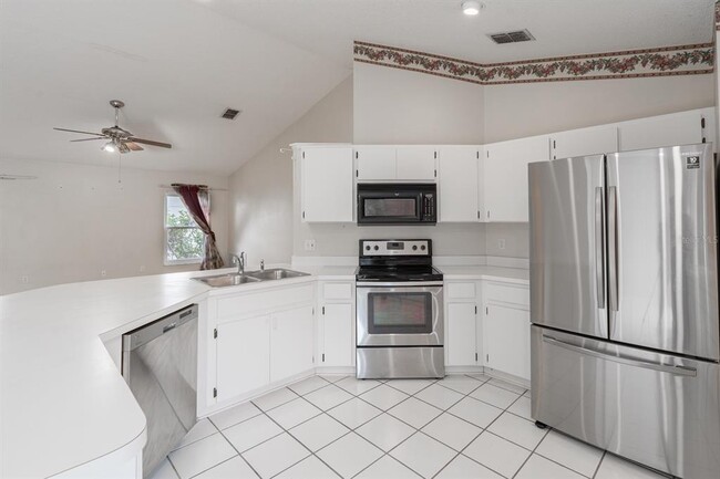 Building Photo - 10435 Crestfield Dr