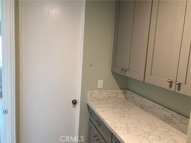 Building Photo - 6542 Ocean Crest Dr