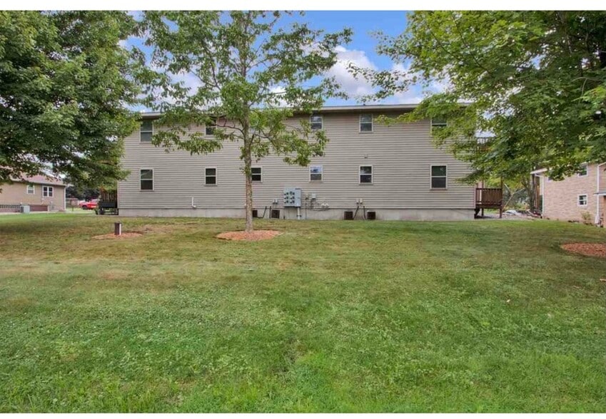 Building Photo - 10561 North Rd