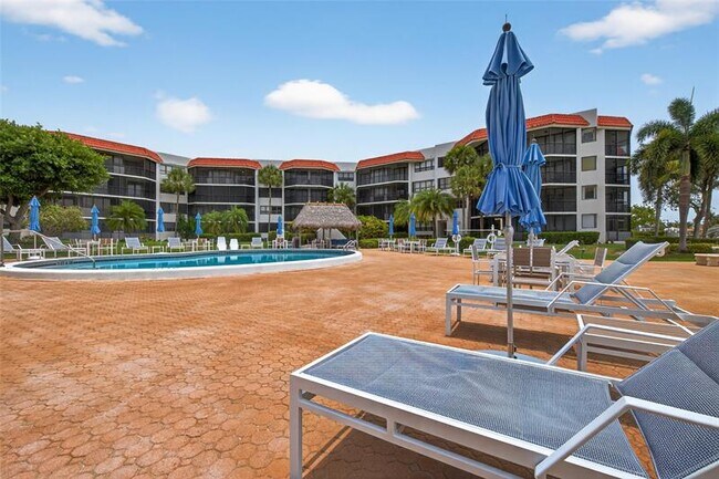 Building Photo - 800 Jeffery St