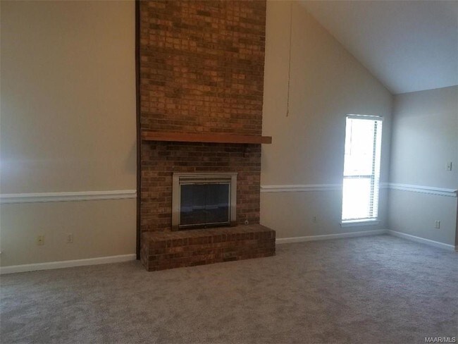 Building Photo - 1811 Young Farm Rd