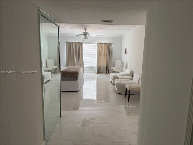 Building Photo - 3850 Galt Ocean Dr