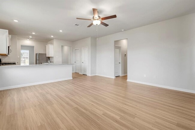 Building Photo - 400 Mystic Slopes Dr