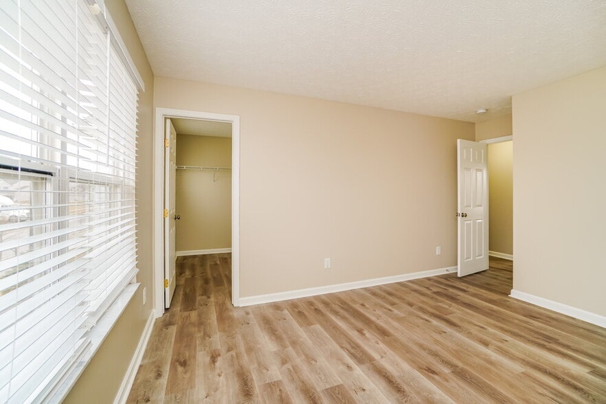 Building Photo - 5718 Cruiser Ave