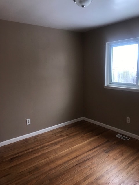 Building Photo - Awesome Eastpointe Ranch with finished basement