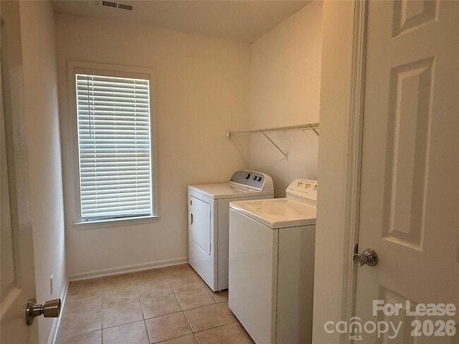 Building Photo - 7501 Lady Bank Dr