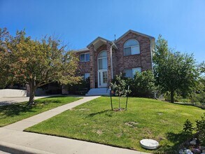 Building Photo - 5503 Bluff Pl
