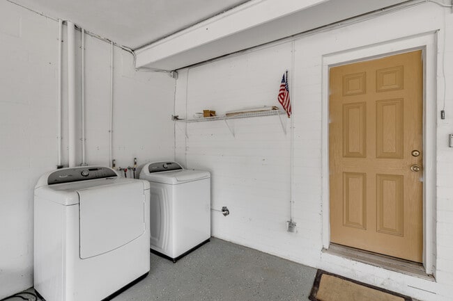 Building Photo - 2130 Pope Ave