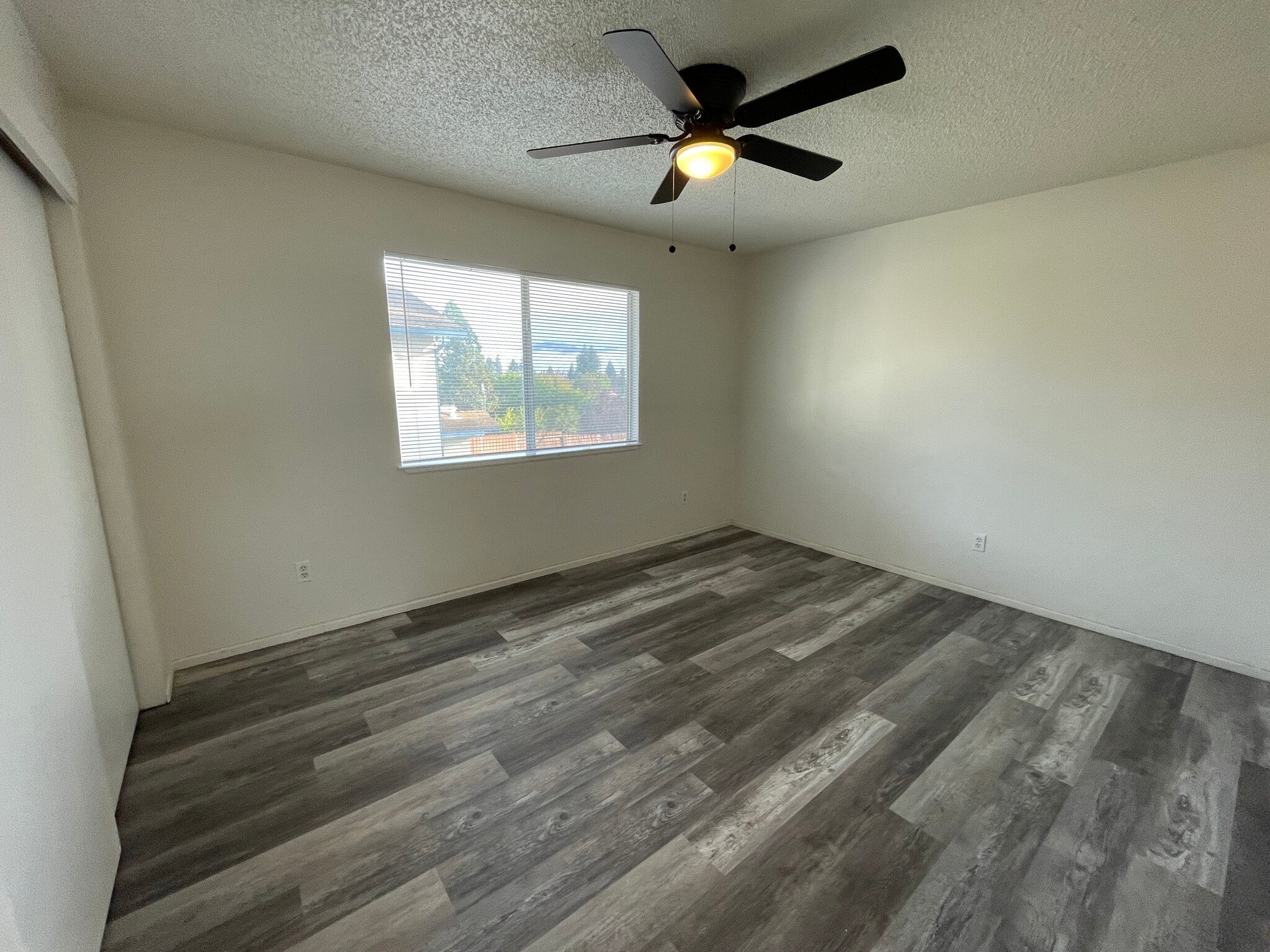 Building Photo - 495 Mill St