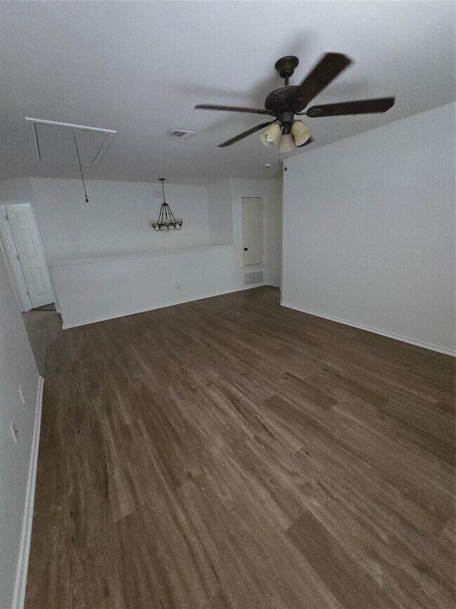 Building Photo - 11909 Big Sky Dr