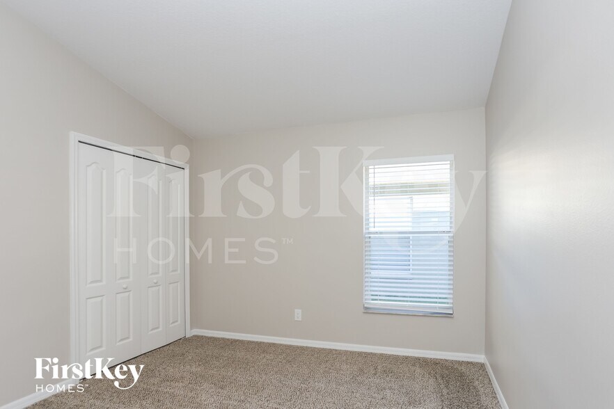 Building Photo - 9836 Laurel Ledge Dr