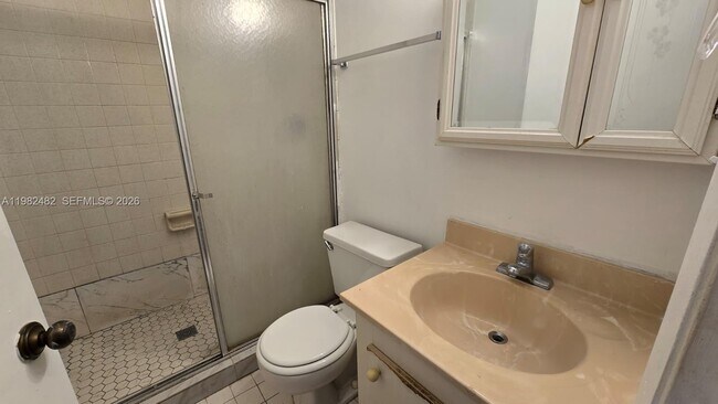 Building Photo - 13950 NE 4th Ave